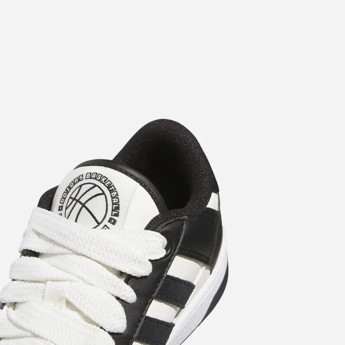 Adidas Rapid Court Low J Black / White