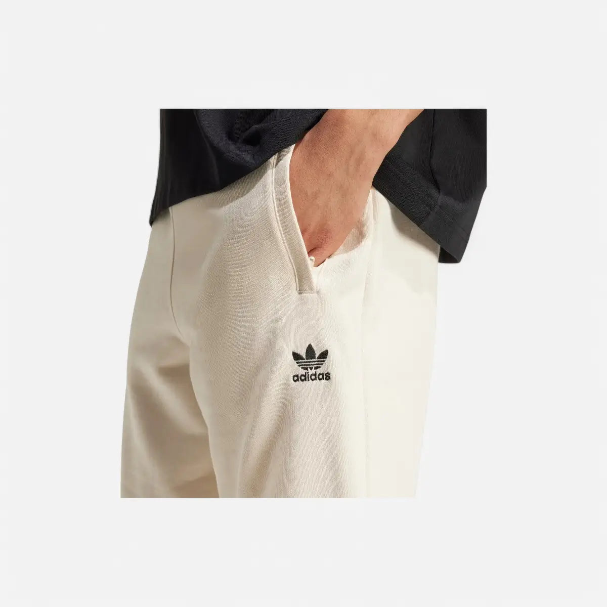 Adidas Short Essentials Trefoil beige (wonder white)