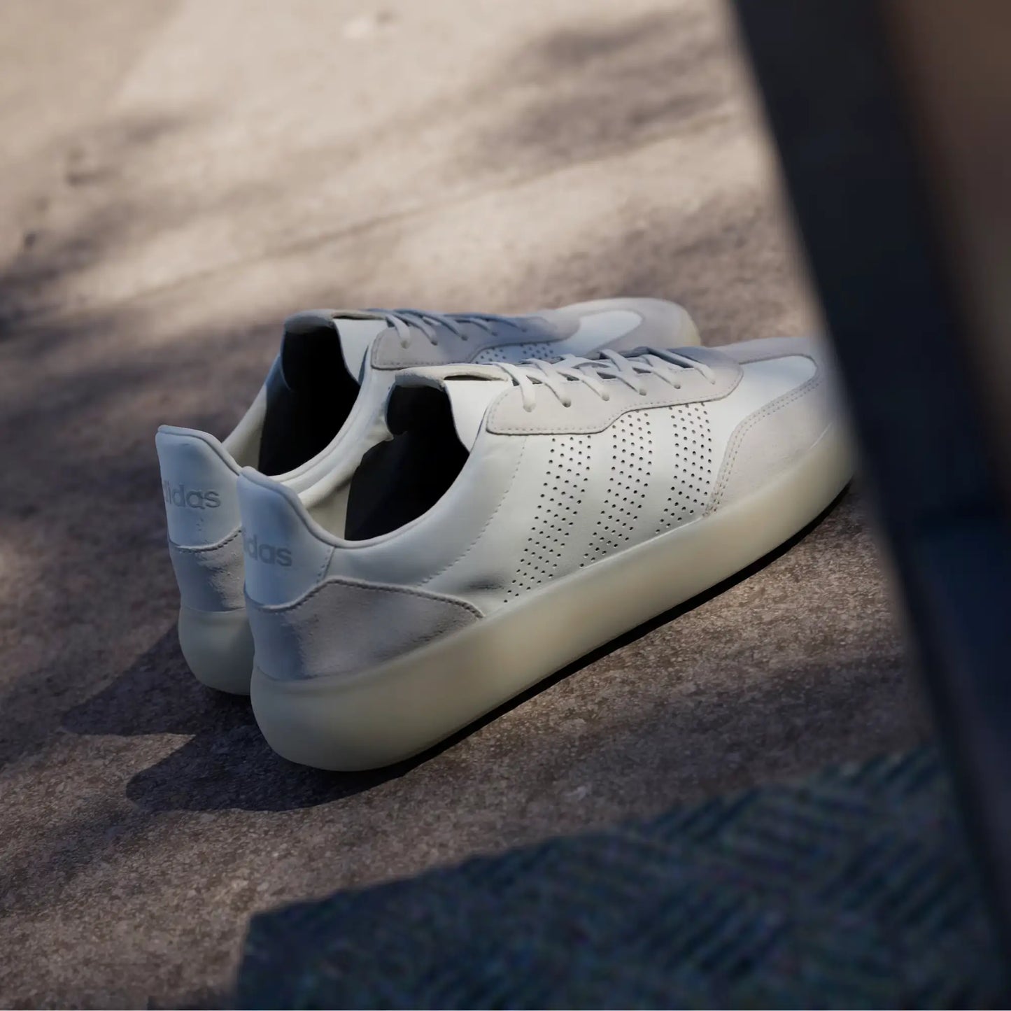 Adidas Barreda Decode core white