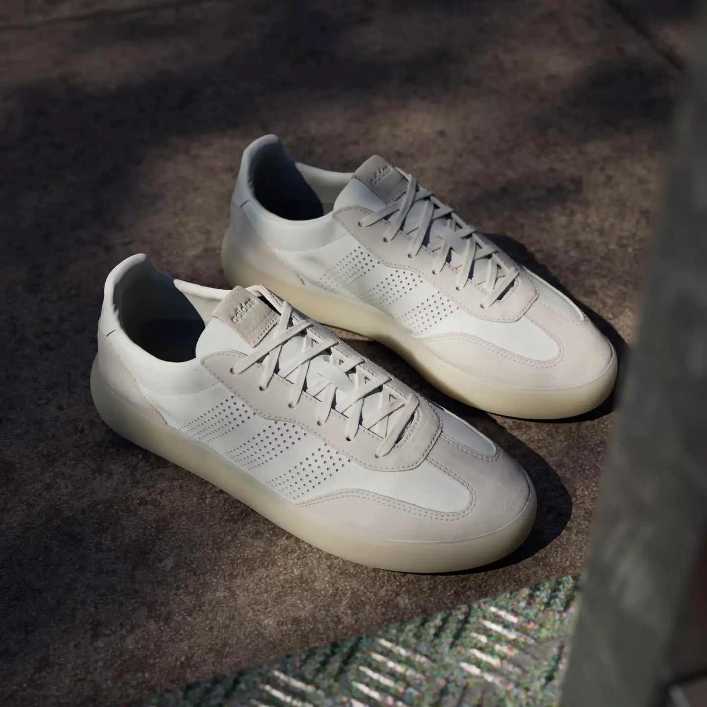 Adidas Barreda Decode core white