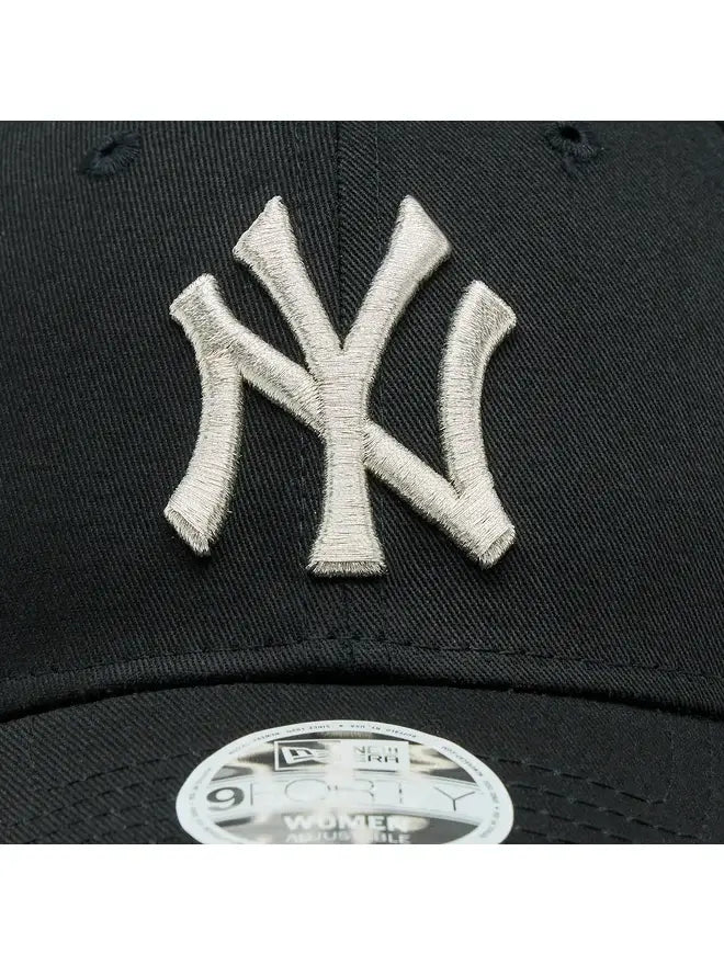 New Era Cappellino Donna 9FORTY Regolabile New York Yankees Metallic Logo Black