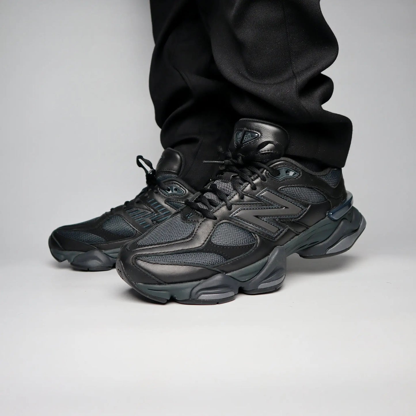 New Balance 9060 Triple Black U9060NRI