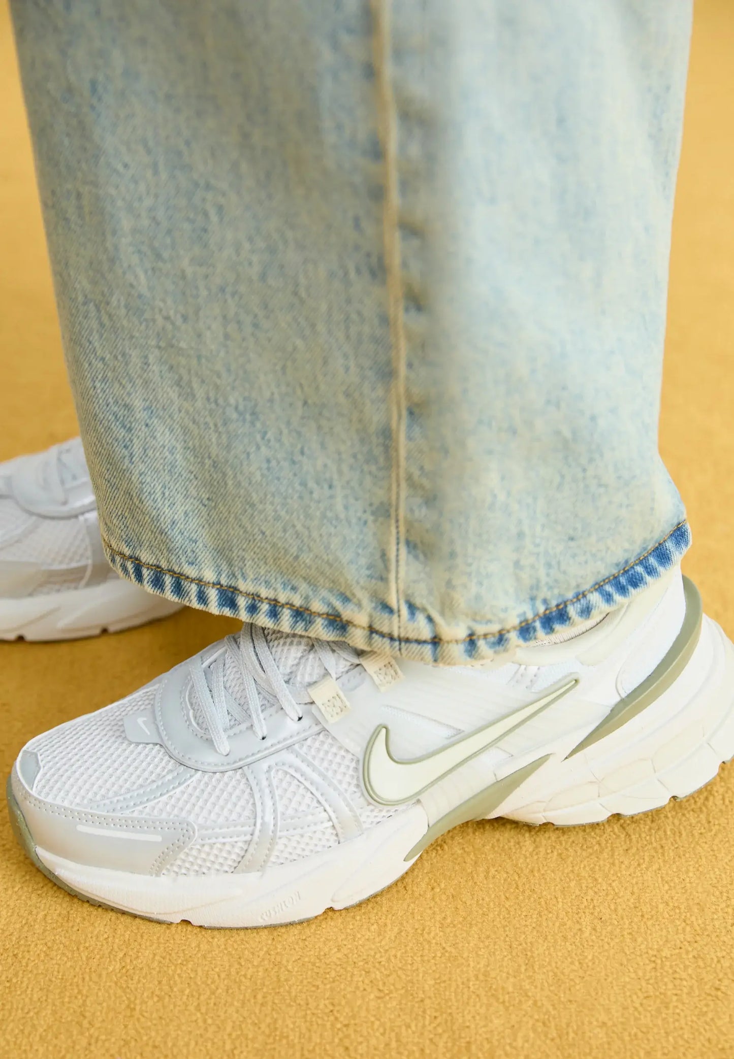 Nike V2K Run Light Army