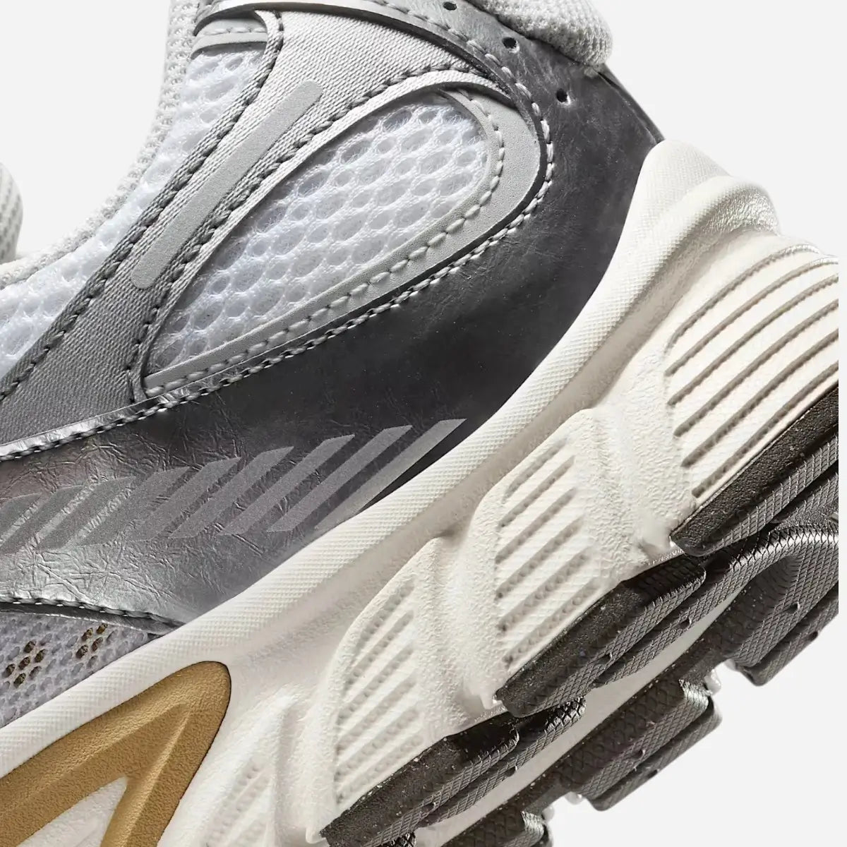 Nike V5 RNR Beige/Medium Ash