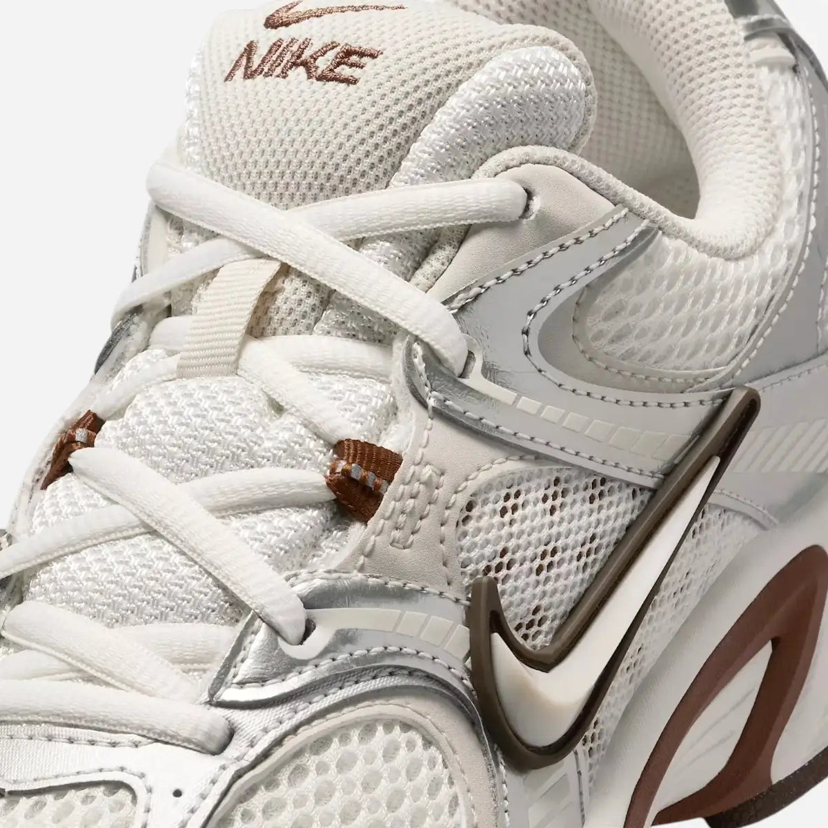 Nike V5 RNR Sail / Orewood