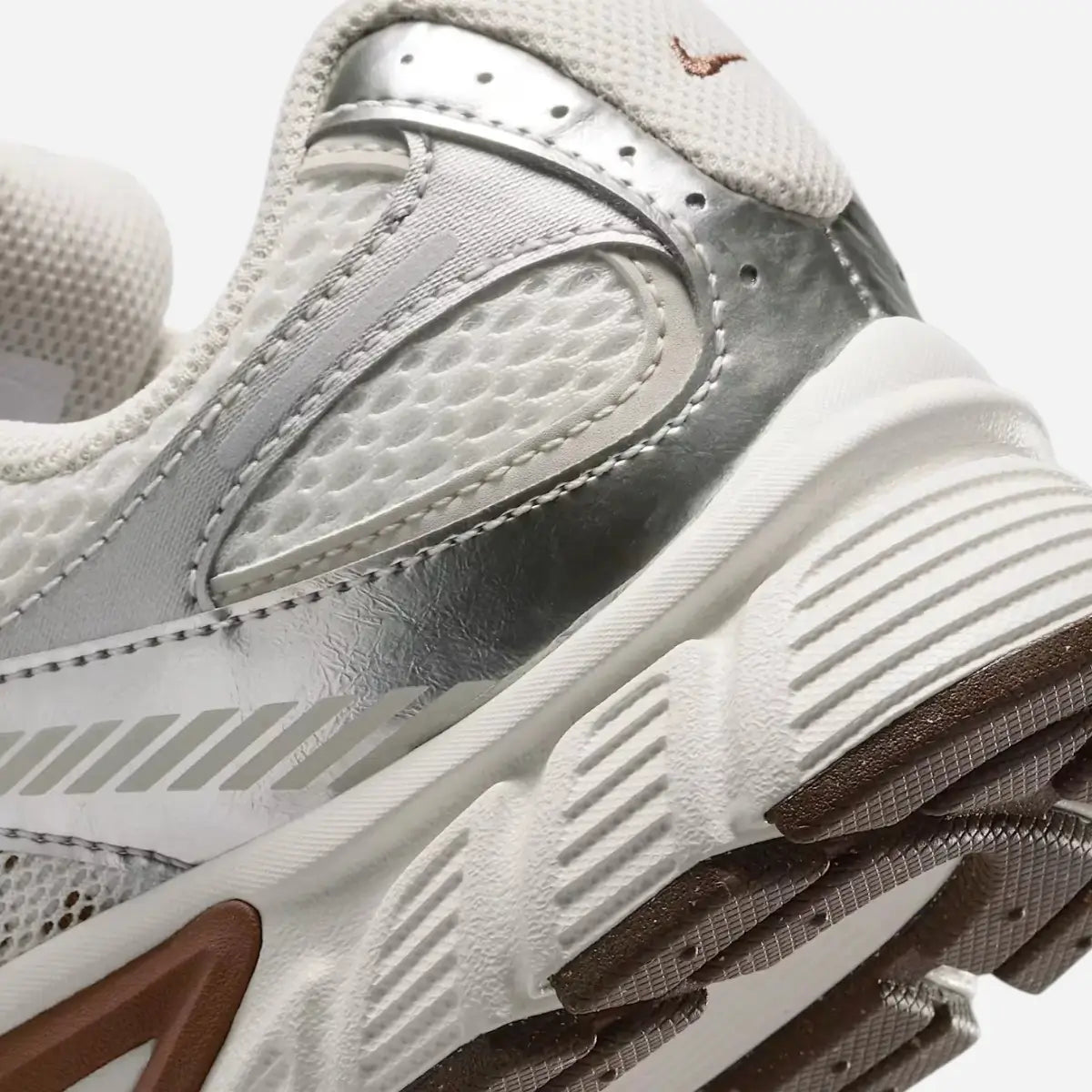 Nike V5 RNR Sail / Orewood