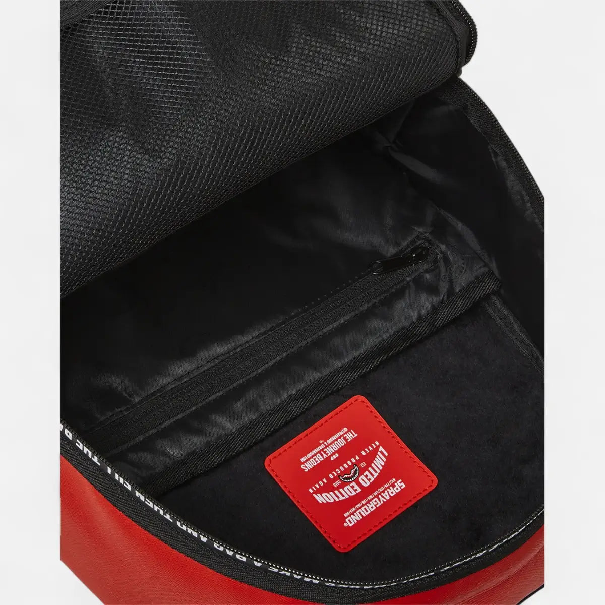 Sprayground Zaino Shark Central Holdin Down The City DLXSV RED