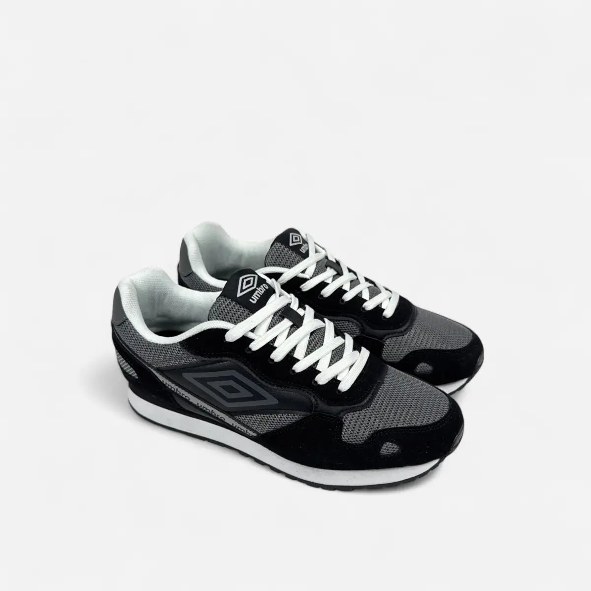 Umbro Abram LTX Black / White