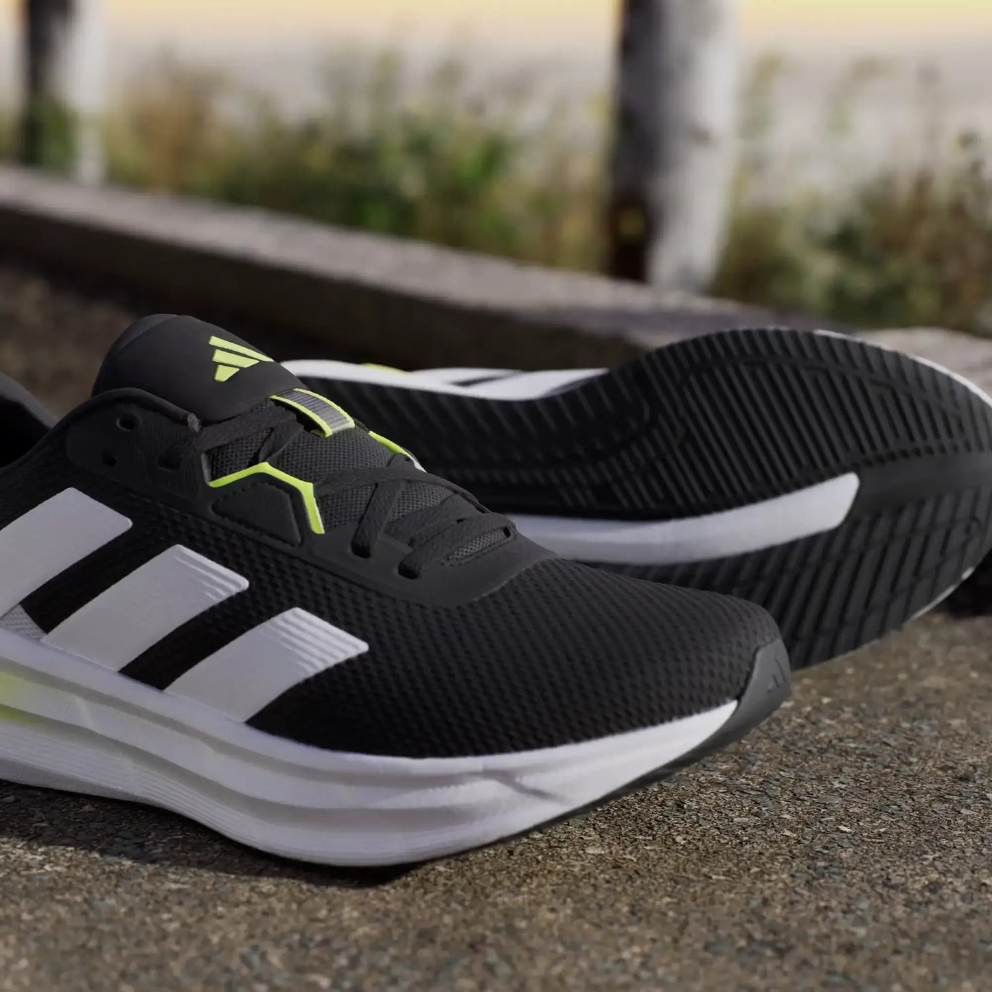 Adidas running Galaxy 7 black / white