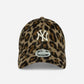 New Era Cappellino Donna 9FORTY Regolabile New York Yankees Cosy Leopard