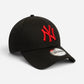 New Era Cappellino 9FORTY Regolabile New York Yankees Essential Black Red