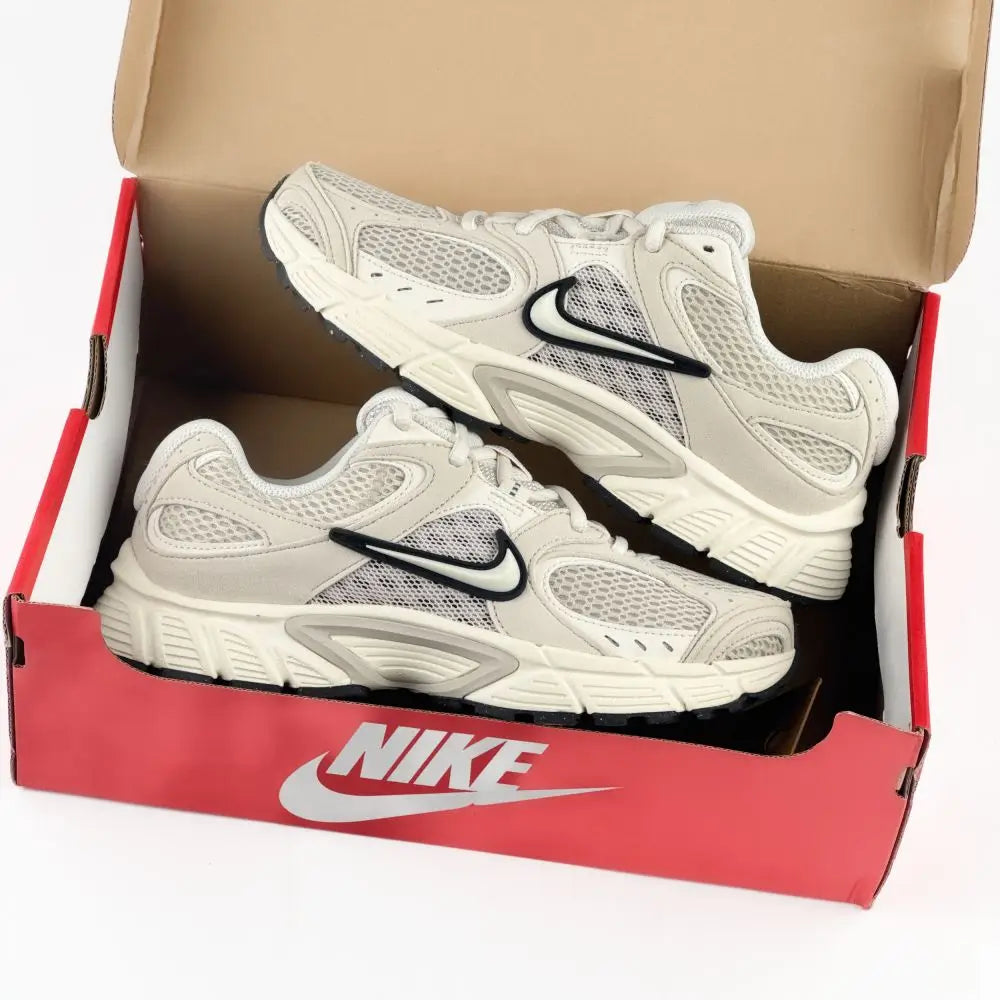 Nike V5 RNR Beige