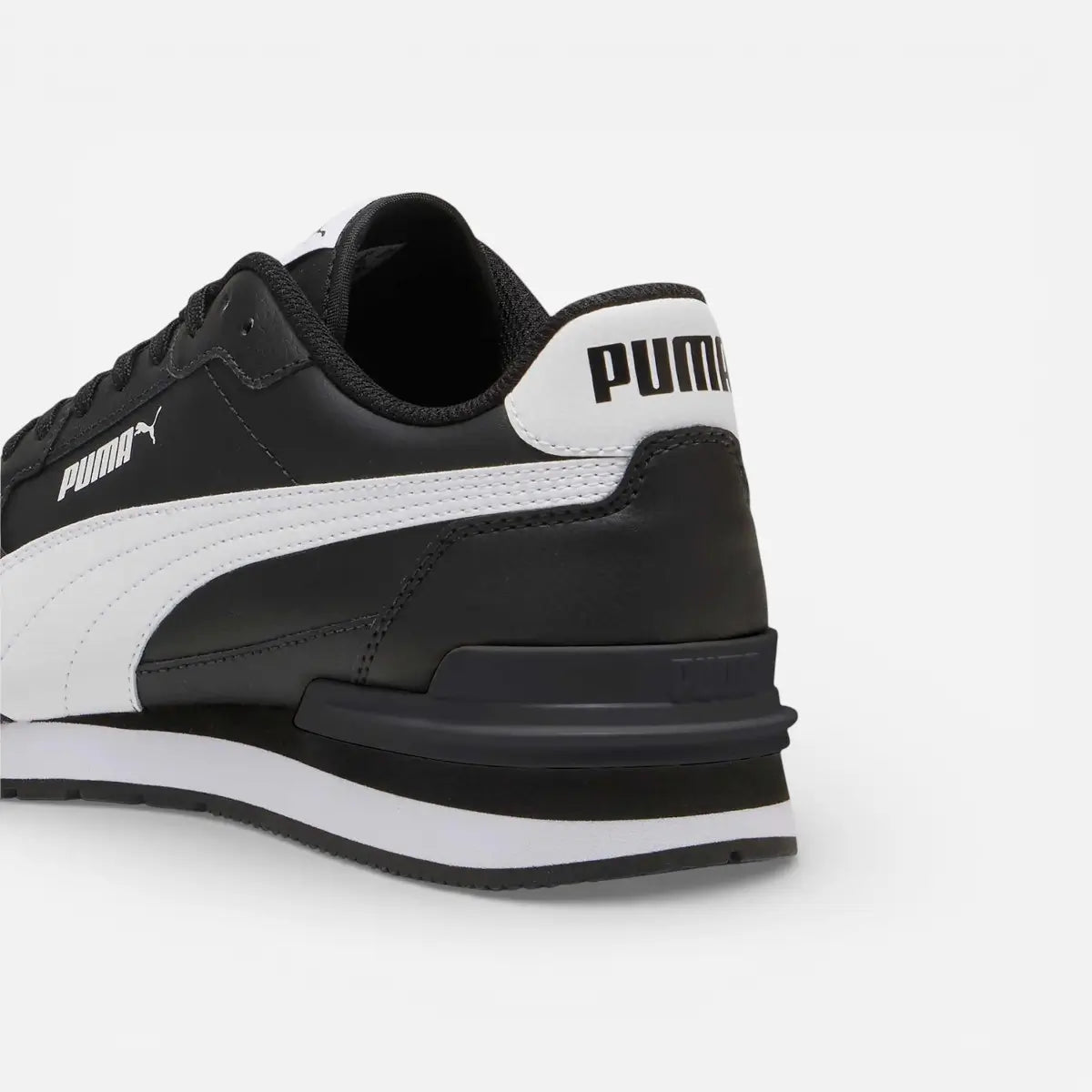 Puma ST Runner v4 Black White